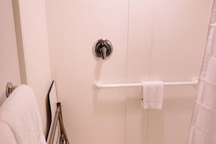 Room 34 of 58